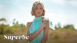 Ukrainian Blondie Hannah Ray Indulge In Sensual Solo Show - SUPERBE